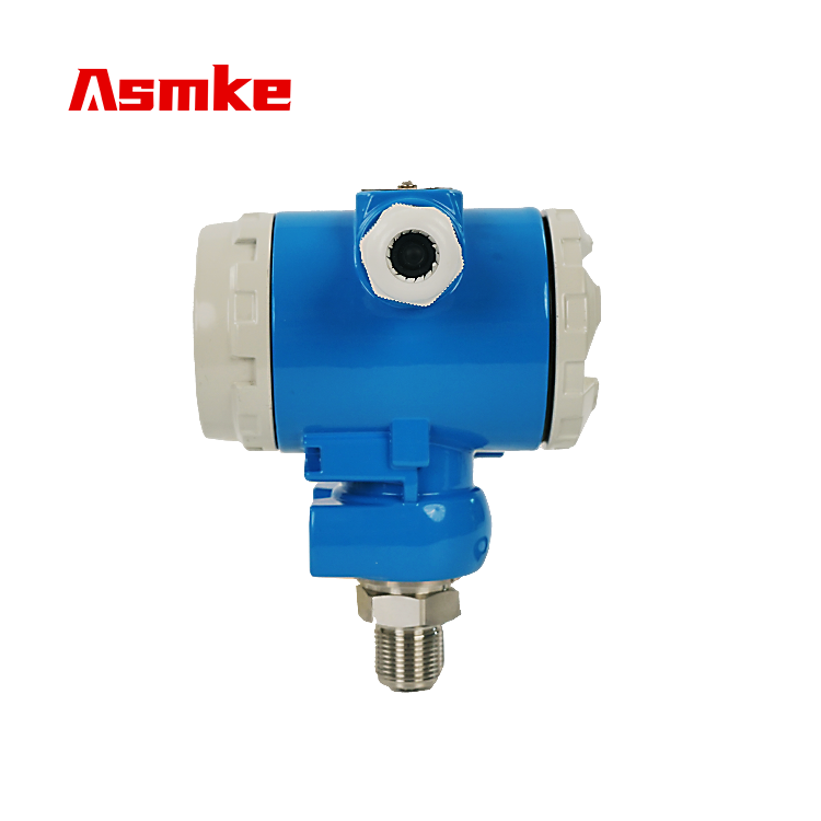 High accuracy pipeline pressure transducer